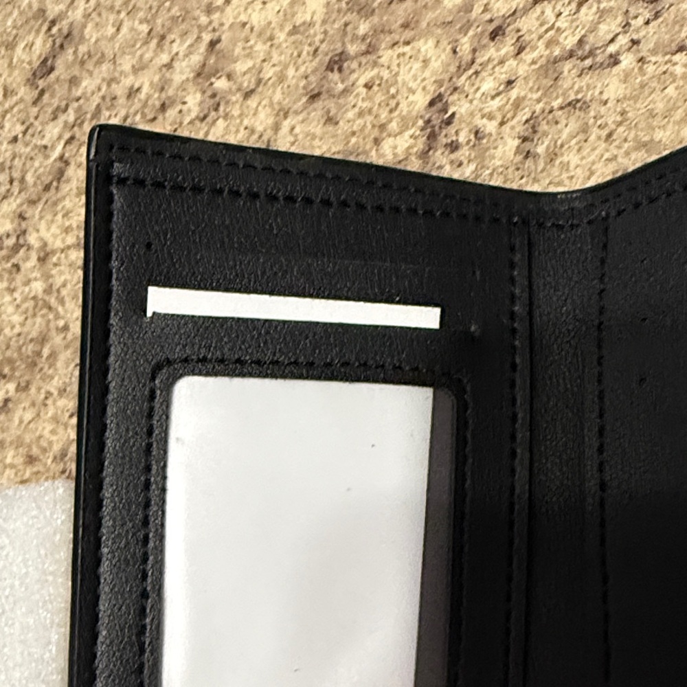 New Designer-Inspired Monogram Wallet w/ Gold “D” Accent – Never Used! - Picture 4 of 11